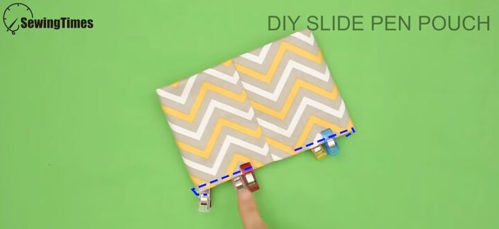 sew the perfect gift 5 easy sew gift ideas with step by step videos, Clipping the edges ready to sew