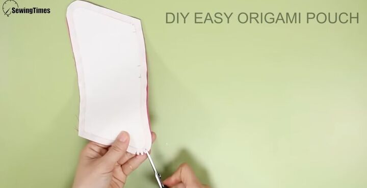 sew the perfect gift 5 easy sew gift ideas with step by step videos, Snipping the rounded edges