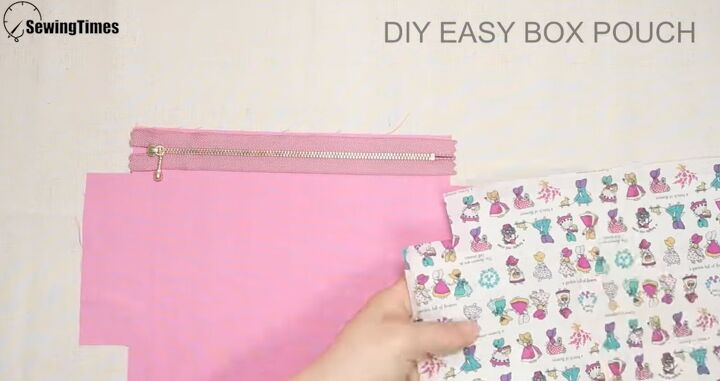 sew the perfect gift 5 easy sew gift ideas with step by step videos, Inserting the zipper