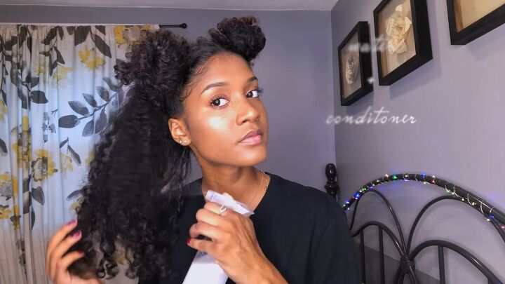 how to make use a greek yogurt hair mask for natural curls, Spraying hair with a conditioner solution