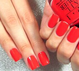 4 easy tips for how to paint your nails with the opposite hand, Painting your nails with the opposite hand