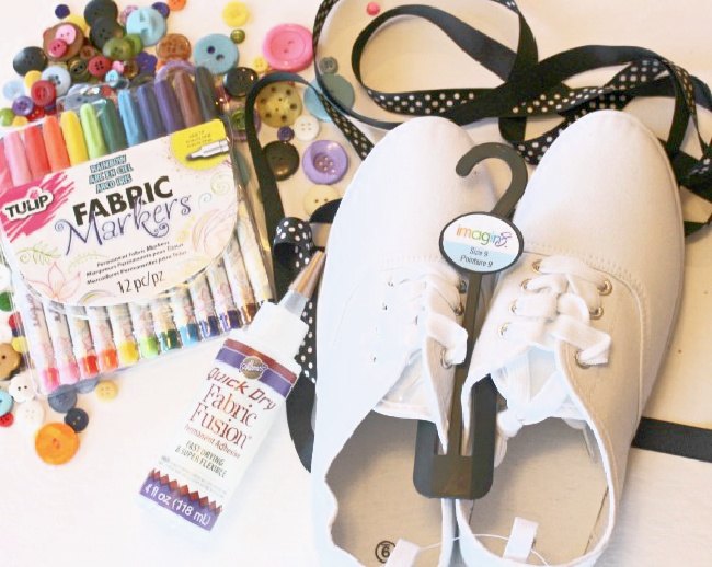 creating fashionable shoes with fabric markers