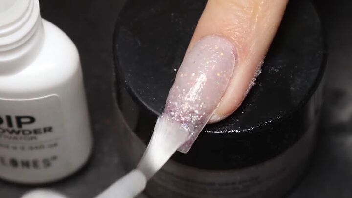 3 easy dip powder nail ideas french glitter ombre marble nails, Applying activator to the ombre glitter nails