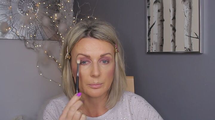 how to do the easy half moon eyeshadow technique for very hooded eyes, Eyeshadow placement for hooded eyes