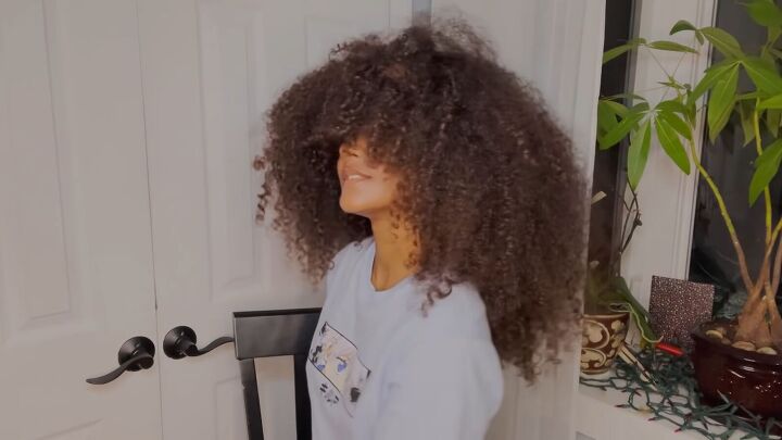 3 natural hairstyles with gel that prove gel placement is everything, Natural curly hair after washing and drying