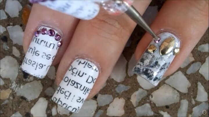 Have You Read Today's Headlines? Newspaper Nails Are So Easy to Do! | Upstyle Have You Read Today's Headlines? Newspaper Nails Are So Easy to Do! | Upstyle