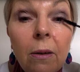 a beginner s guide to applying the best mascara for mature eyes, Applying mascara for older eyelashes