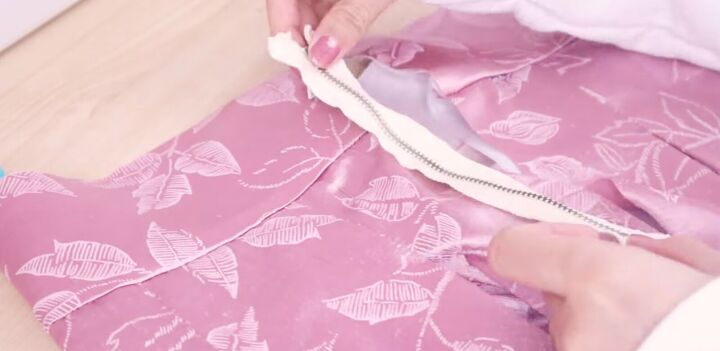 looking to upcycle old bedding try this box pleat skirt tutorial, Inserting a zipper into the skirt