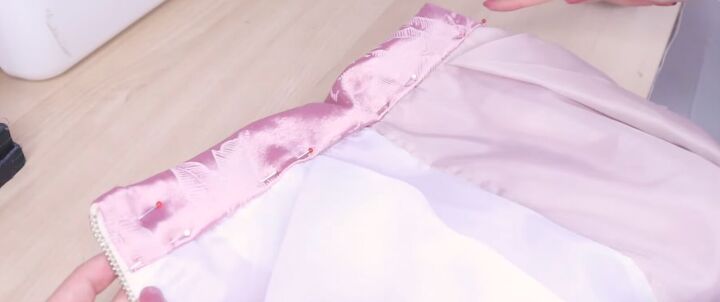 looking to upcycle old bedding try this box pleat skirt tutorial, Folding and sewing the waistband