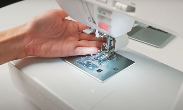 6 top tips for sewing with sherpa everything you need to know, Using a walking foot to sew Sherpa