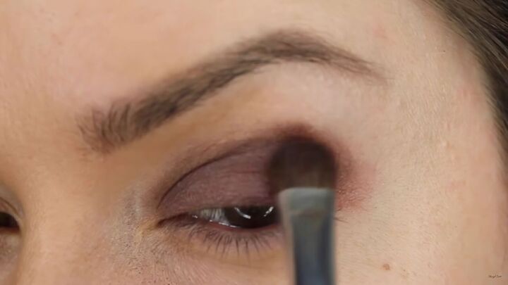 how to use eyeliner eyeshadow stencils to get perfect eye makeup, Softening the edges with a brush