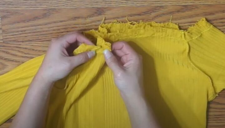 how to make a diy distressed choker top out of an old turtleneck, Adding one inch darts to the bodice