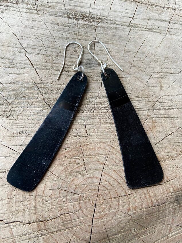 turn you old vinyl records into one of a kind earrings, Earrings from vinyl record