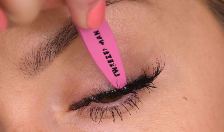 how to trim false lashes that are too long apply them like a pro, Cutting false lashes to fit the eye perfectly