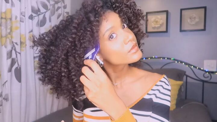 how to easily make use diy perm rods at home, Using a pick on natural curls