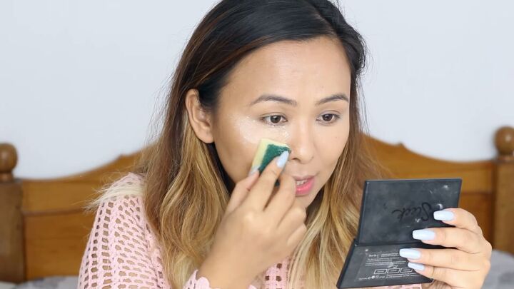 can you use a dish sponge as a beauty blender dupe let s find out, Applying setting powder with the dish sponge
