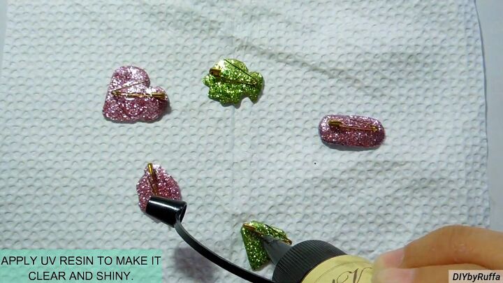 how to make cute diy pins with resin glitter inspired by tumblr, How to make resin pins