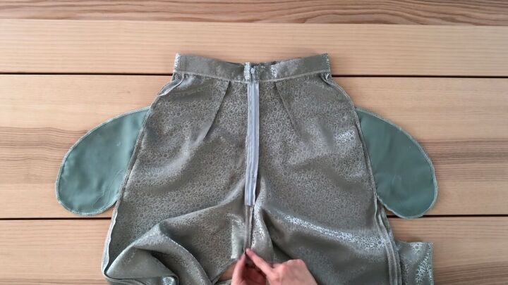 how to make a sexy bustier top pants set out of old silk pajamas, Sewing the center back seam of the pants