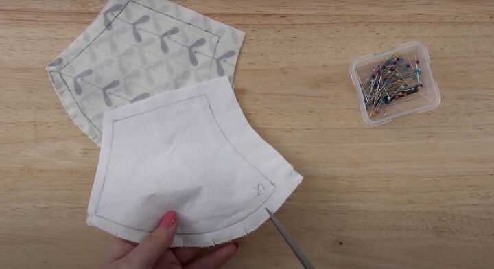 how to sew an easy face mask with adjustable straps free pattern, Snipping the seam allowance