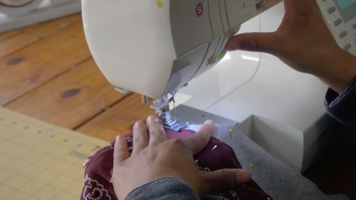 2 easy diy sweatshirt refashions making bandana flannel sleeves, Sewing the bandana sleeves
