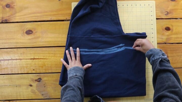 2 easy diy sweatshirt refashions making bandana flannel sleeves, Modifying the sweatshirt