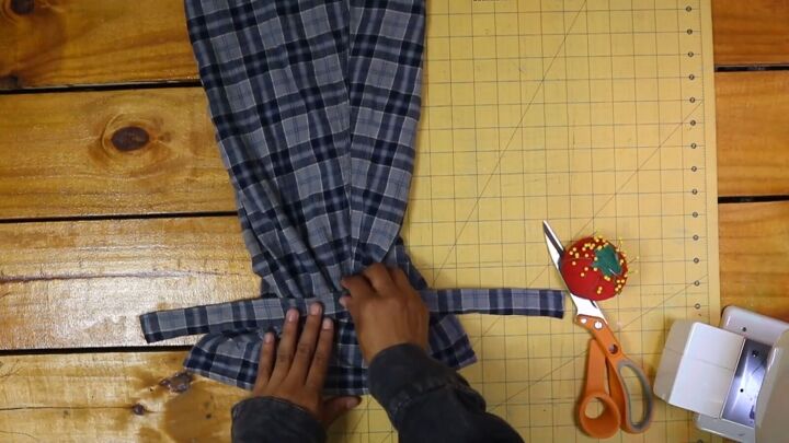 2 easy diy sweatshirt refashions making bandana flannel sleeves, Pinning the sleeve tie to the sleeve