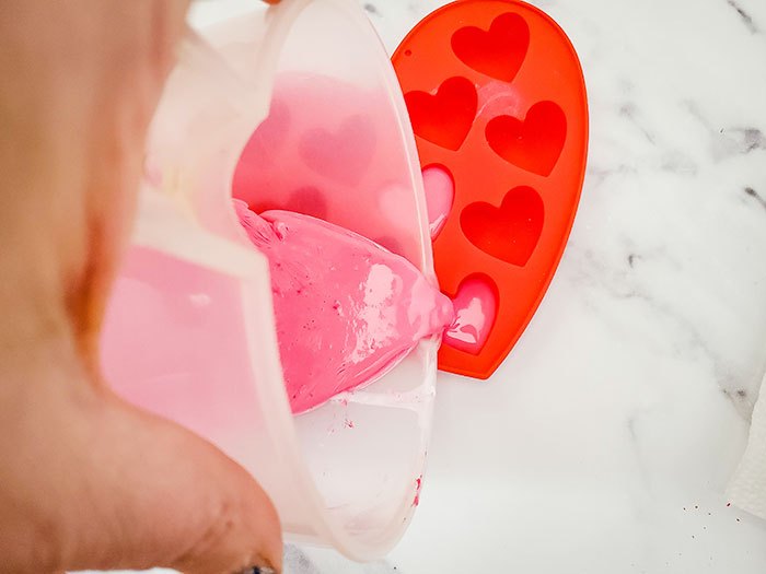 how to make melt and pour soap with embeds