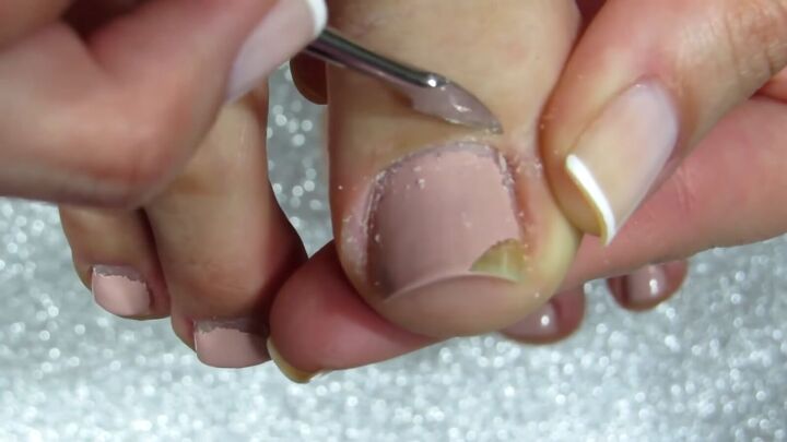 how to do a relaxing at home diy pedicure in 7 simple steps, Removing cuticles from toenails