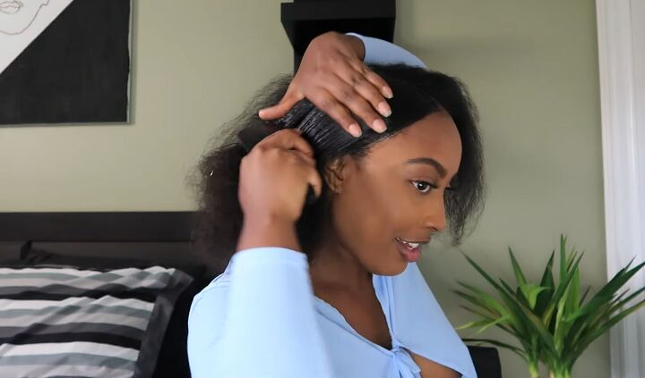 how to do a simple sleek low ponytail with a weave on natural hair, Combing the gel in