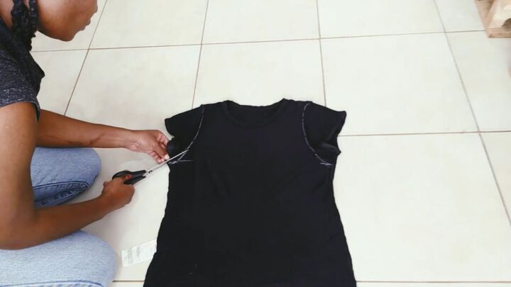 how to easily make a cute diy open back t shirt without sewing, DIY t shirt cutting ideas no sew