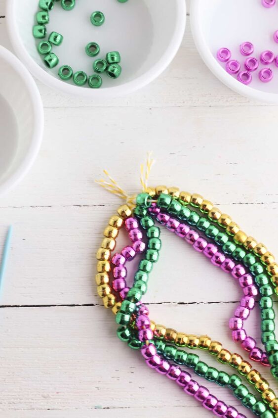 how to make a mardi gras beads necklace with three strands