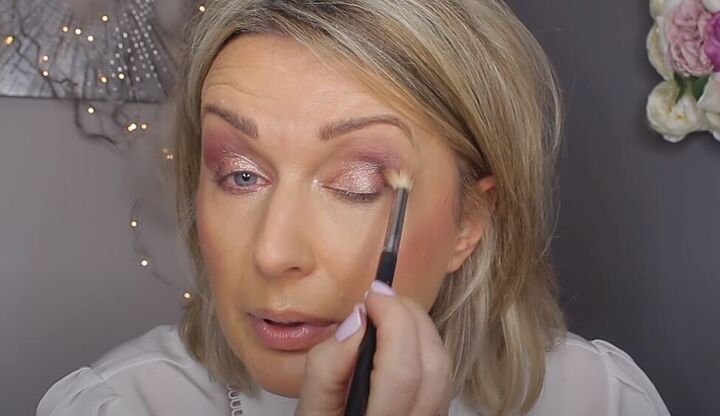 get ready for romance with this glam valentine s day makeup tutorial, Blending eyeshadow colors together