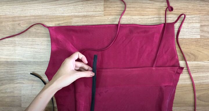 how to make a diy sexy dress that s perfect for a valentine s date, Inserting an invisible zipper into the dress