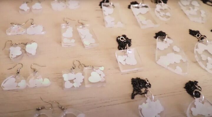 how to make cute diy valentine earrings with resin heart confetti, Resin earrings DIY tutorial