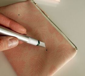 If you hate losing things inside of your messy purse, this hack will change your life