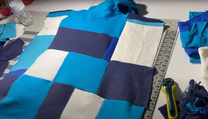 how to easily make your own color block hoodie with patchwork pieces, Making the back of the DIY color block hoodie