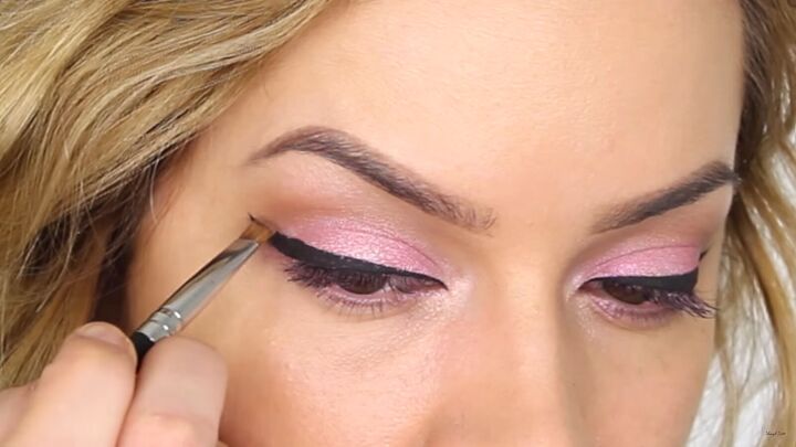 how to create a cool pink eye lip makeup look for valentines day, Pink Valentine s Day makeup look
