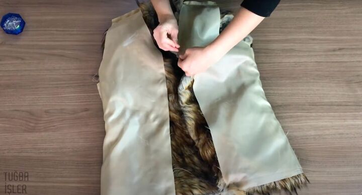 how to make a faux fur vest pattern sewing tips detailed tutorial, Attaching the lining to the DIY faux fur vest