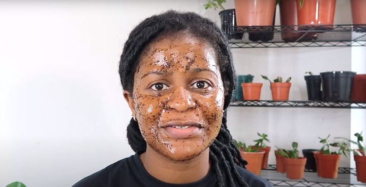 how to make a simple aloe vera coffee face mask natural skincare, Aloe vera and coffee face mask