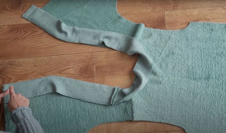 how to make a cozy diy wrap cardigan out of soft eyelash fabric, Pinning the binding to the DIY wrap cardigan