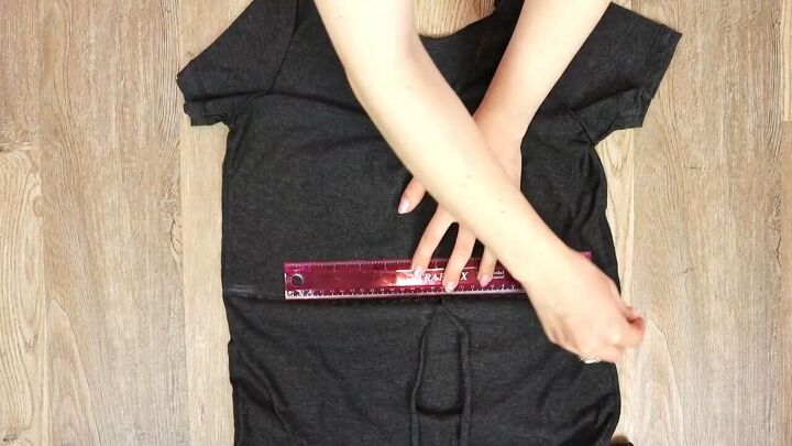 5 ways to make a diy crop top from a t shirt easy no sew tutorial, Connecting the marks