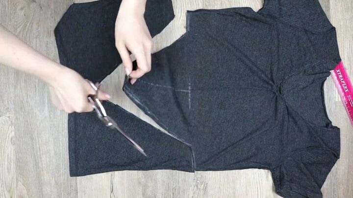 5 ways to make a diy crop top from a t shirt easy no sew tutorial, DIY t shirt cutting into a crop top