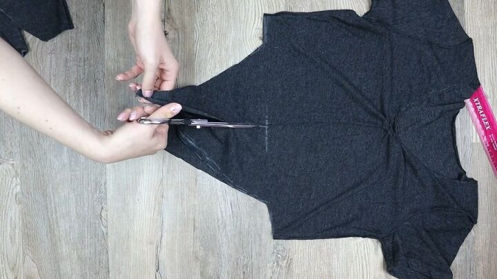 5 ways to make a diy crop top from a t shirt easy no sew tutorial, DIY cut t shirt into a crop top