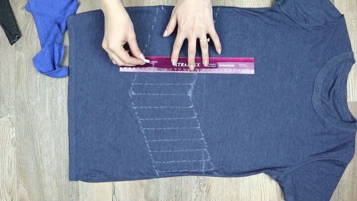 5 ways to make a diy crop top from a t shirt easy no sew tutorial, Drawing parallel vertical lines
