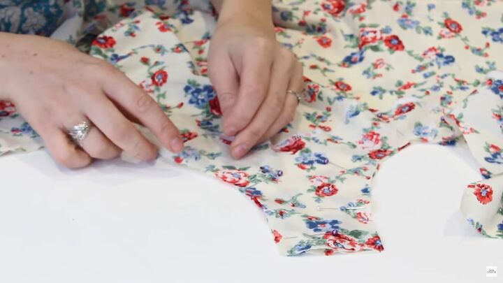 6 simple steps to sewing neck and armhole facing perfectly, Pinning the facing before sewing