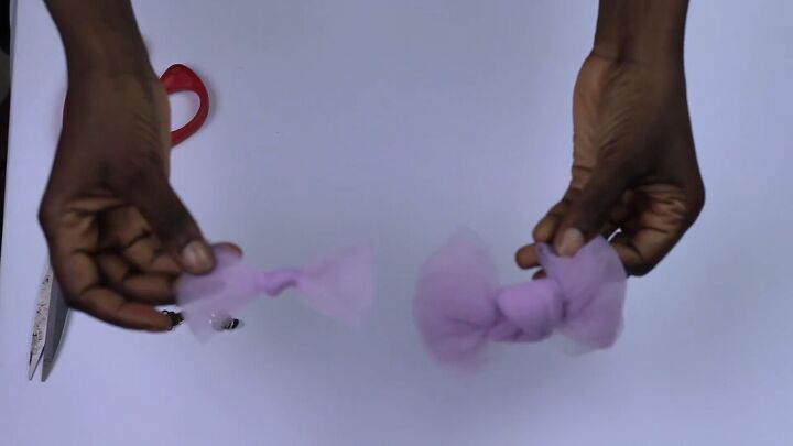 how to make decorative shoe clips in 4 different ways, Pinching the tulle to make a knot