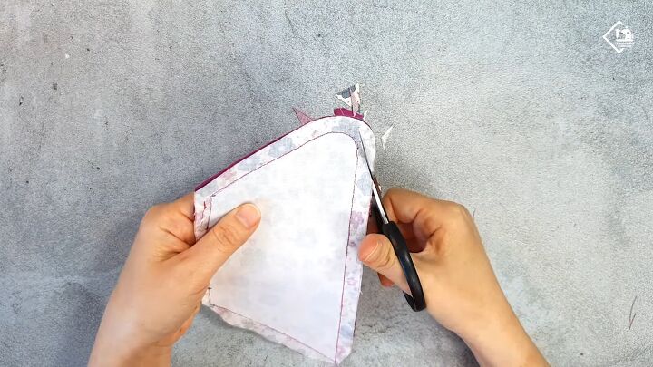 How to Make a Cute DIY Triangle Pouch For Coins, Earphones & More | Upstyle