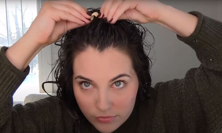 how to apply mousse to curly hair easy 6 step tutorial, Using a claw clip on the front section