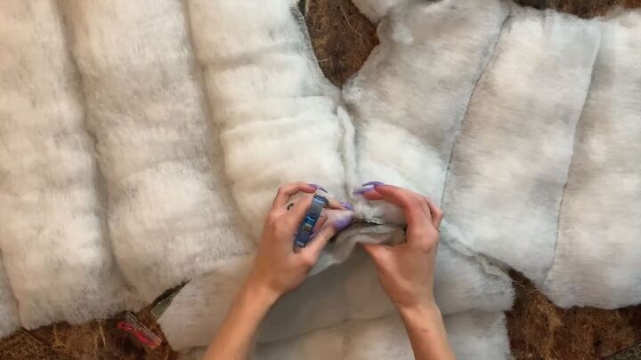 how to make a puffer jacket out of a plush walmart blanket, How to sew a puffer jacket