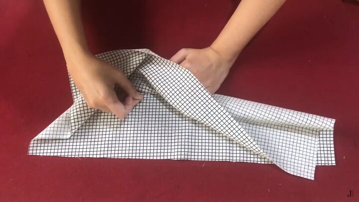 how to make a simple diy fabric clutch bag, Marking where the zipper will go